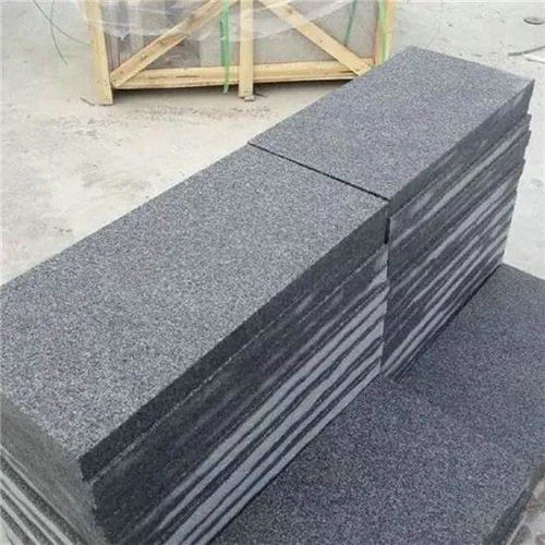 芝麻黑與黃銹石花崗巖加工價格全解析 每平方米成本詳解